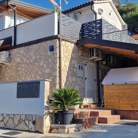 Apartmani Dutkovic Врбоска Екстериор снимка